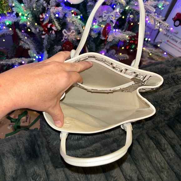 🤍Salvatore Ferragamo Gancini-print small tote bag🤍 - Picture 5 of 9